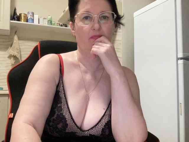 HotMilfPussy webcam