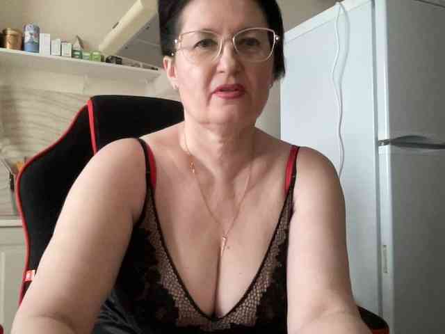 HotMilfPussy webcam