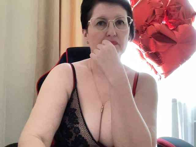 HotMilfPussy webcam