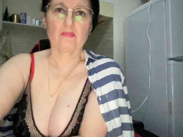 HotMilfPussy webcam