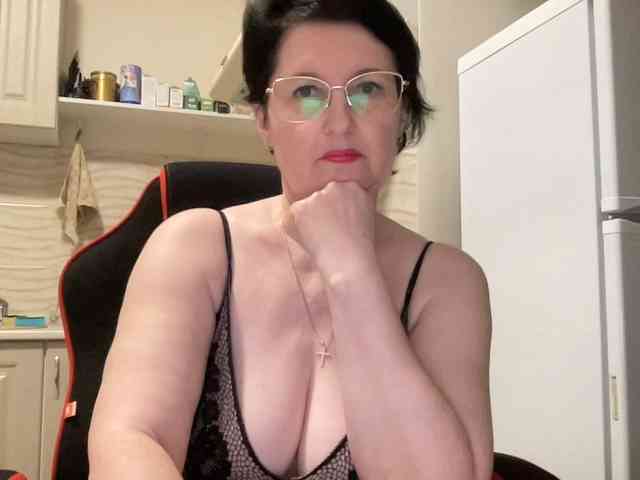 HotMilfPussy webcam
