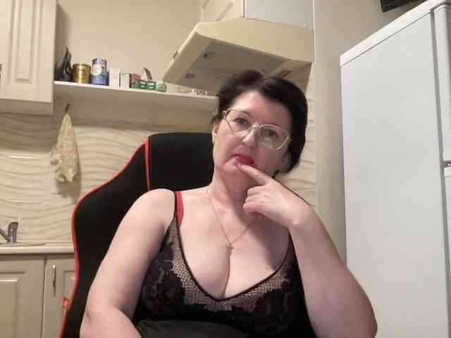 HotMilfPussy webcam