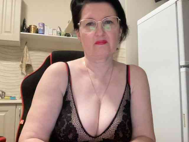 HotMilfPussy webcam
