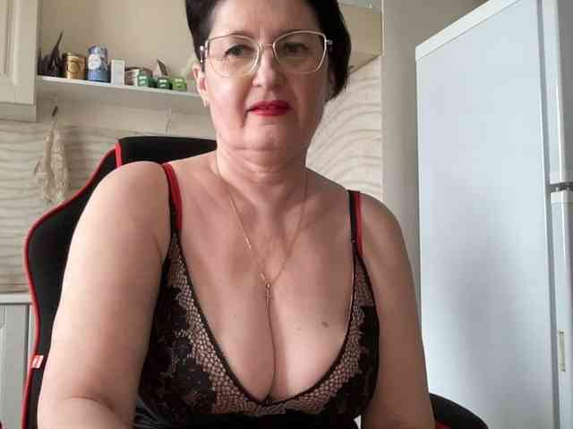 HotMilfPussy webcam