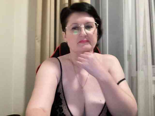 HotMilfPussy webcam