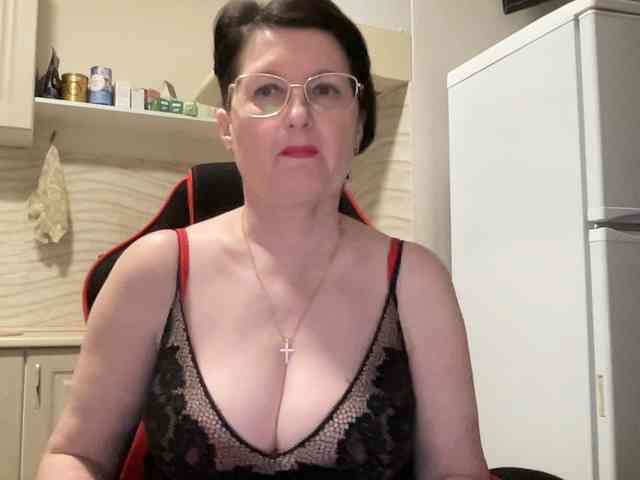 HotMilfPussy webcam