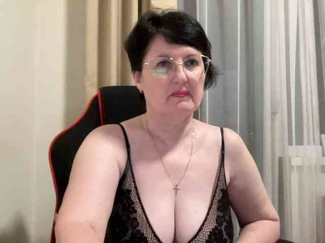 HotMilfPussy webcam