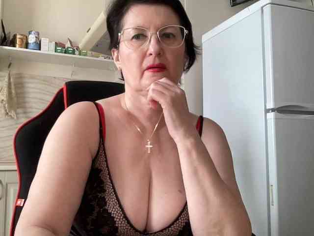 HotMilfPussy webcam
