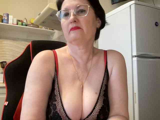 HotMilfPussy webcam