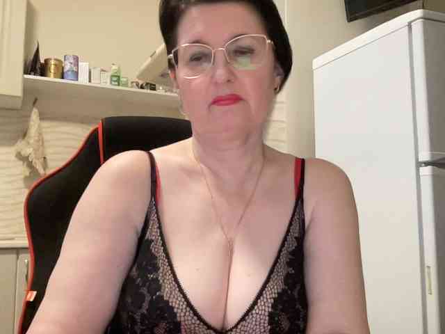 HotMilfPussy webcam