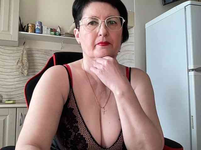 HotMilfPussy webcam