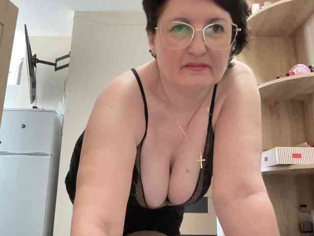 HotMilfPussy webcam
