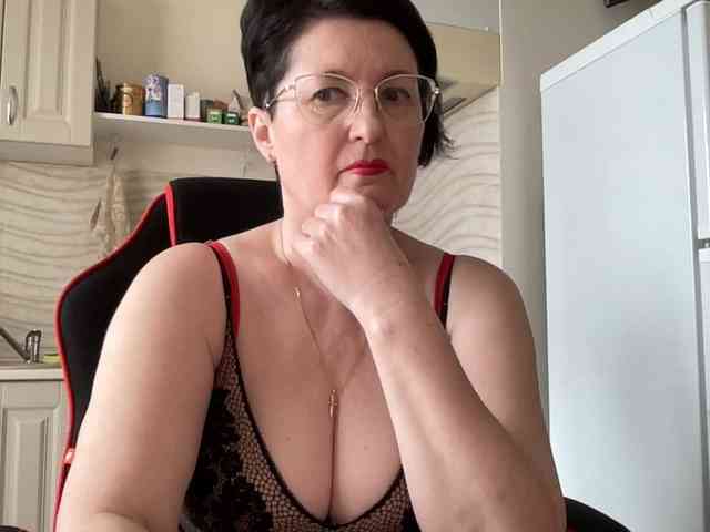 HotMilfPussy webcam