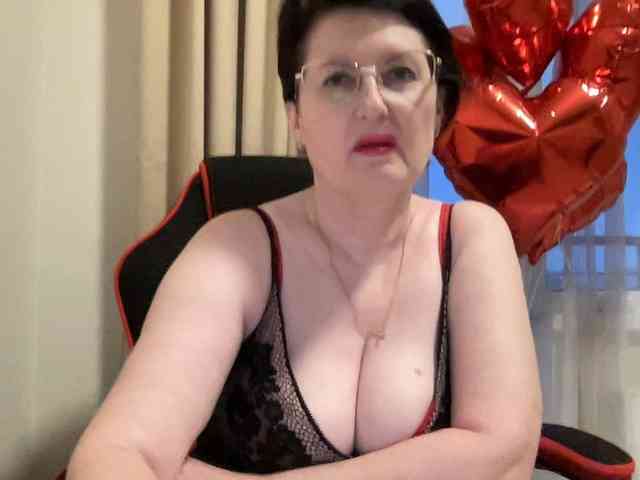 HotMilfPussy webcam