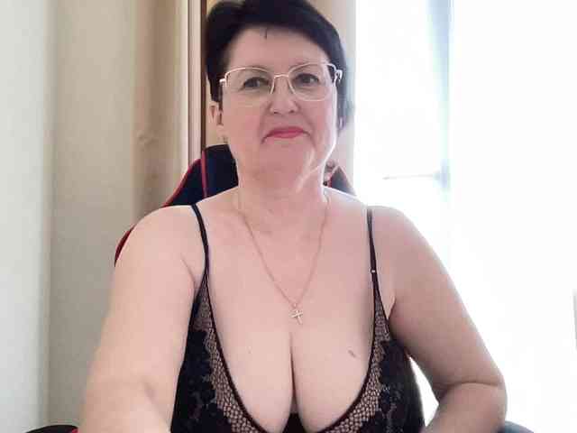 HotMilfPussy webcam