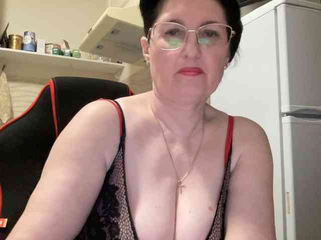 HotMilfPussy webcam