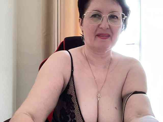 HotMilfPussy webcam