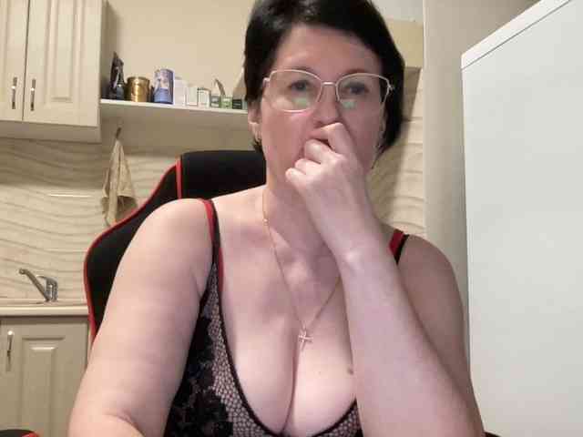 HotMilfPussy webcam