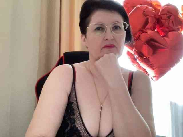 HotMilfPussy webcam