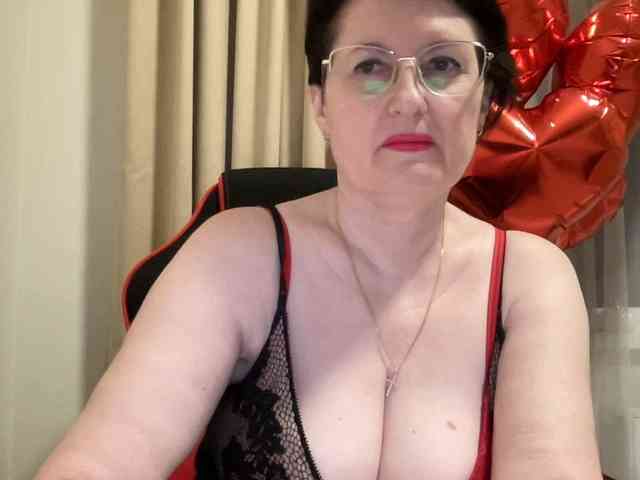 HotMilfPussy webcam