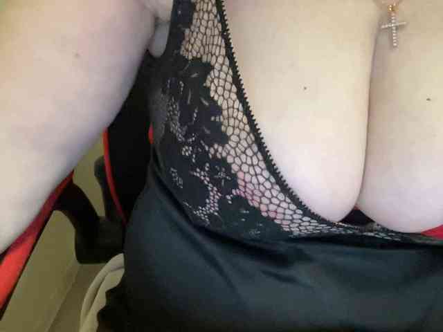HotMilfPussy webcam