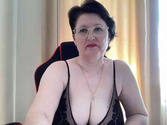 HotMilfPussy webcam