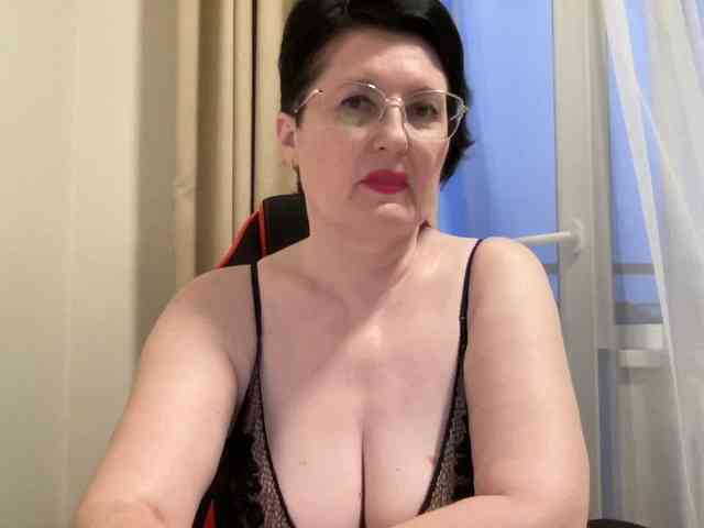HotMilfPussy webcam