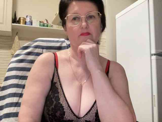 HotMilfPussy webcam