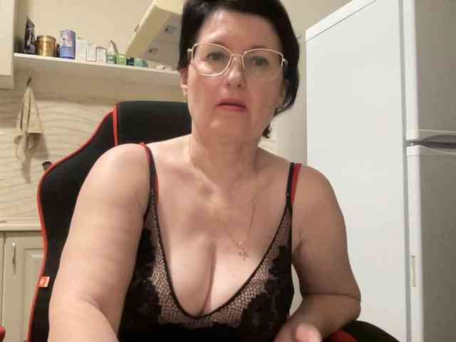 HotMilfPussy webcam