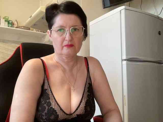 HotMilfPussy webcam
