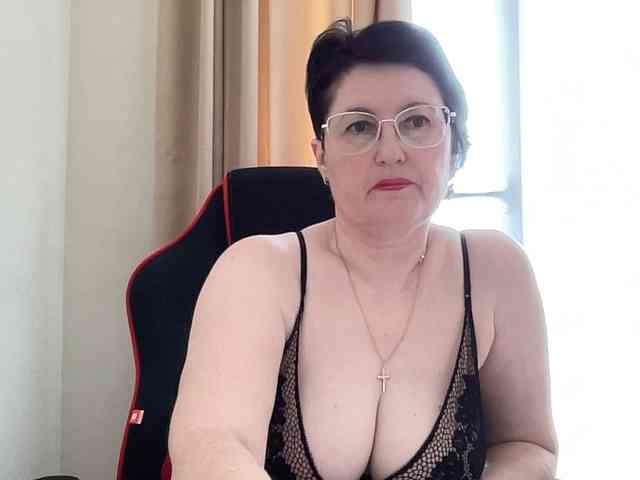 HotMilfPussy webcam
