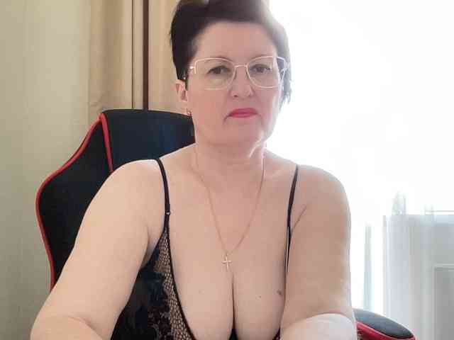 HotMilfPussy webcam