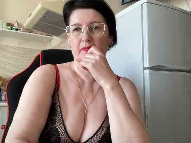 HotMilfPussy webcam