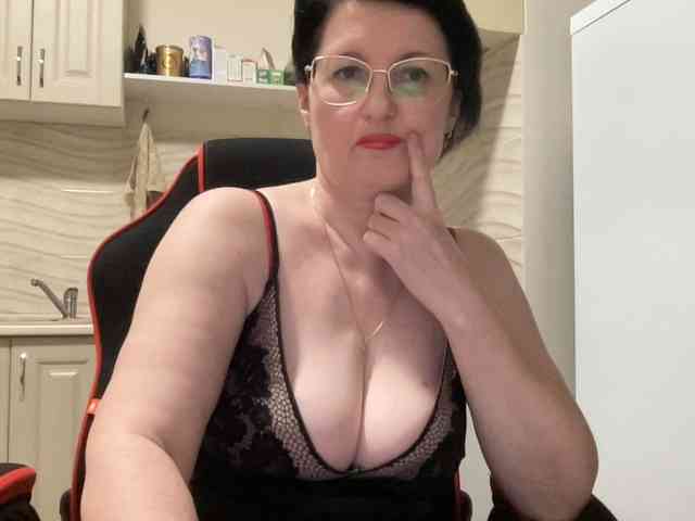 HotMilfPussy webcam