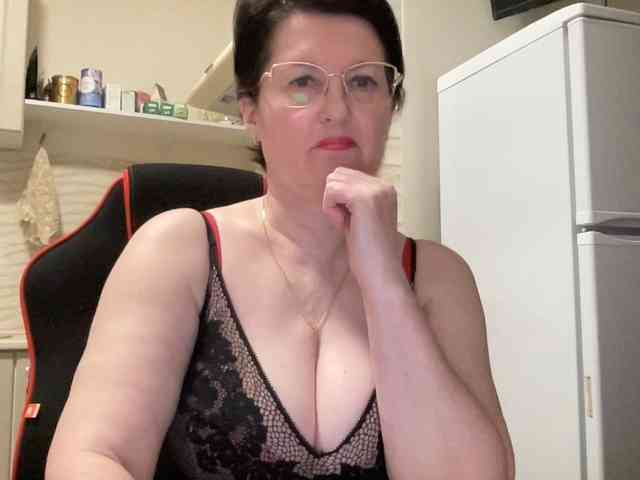 HotMilfPussy webcam