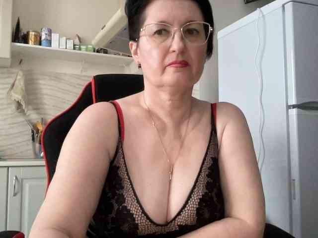 HotMilfPussy webcam