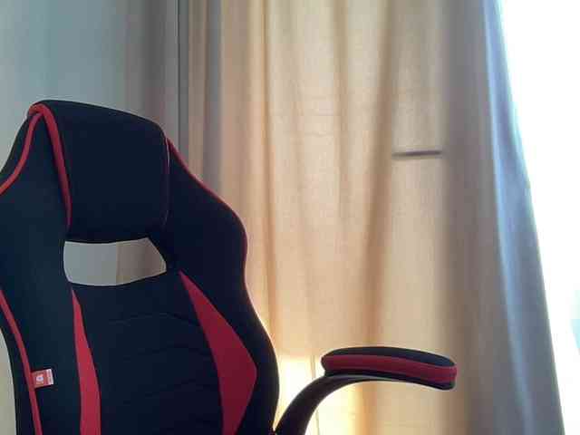 HotMilfPussy webcam