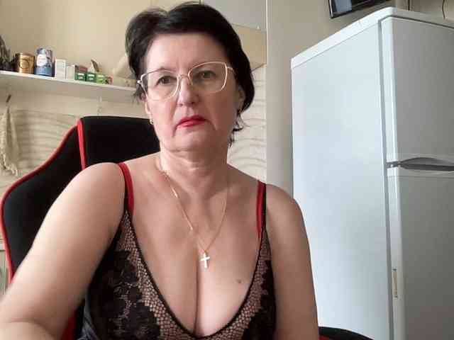 HotMilfPussy webcam