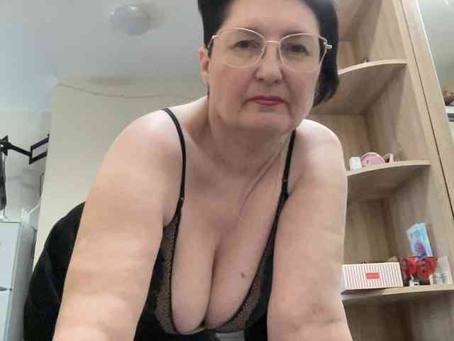 HotMilfPussy webcam
