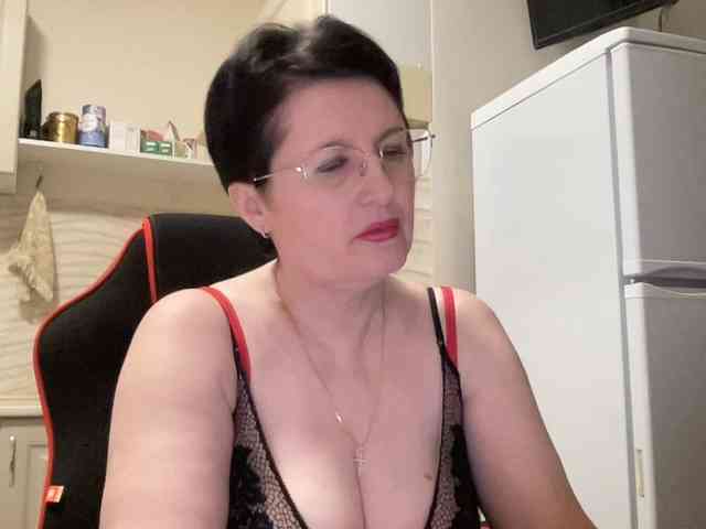 HotMilfPussy webcam