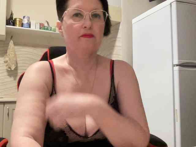 HotMilfPussy webcam