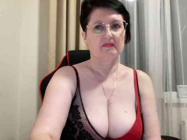 HotMilfPussy webcam