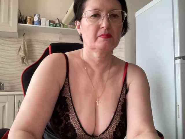 HotMilfPussy webcam