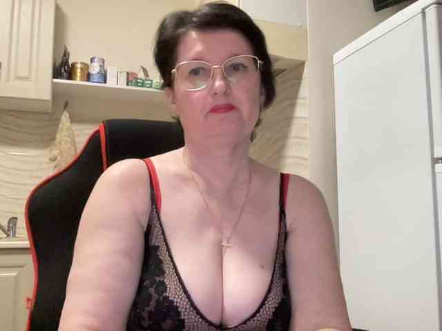 HotMilfPussy webcam