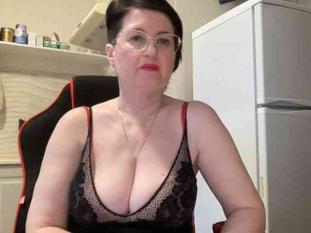 HotMilfPussy webcam