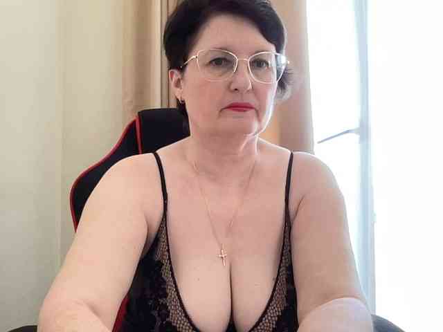 HotMilfPussy webcam