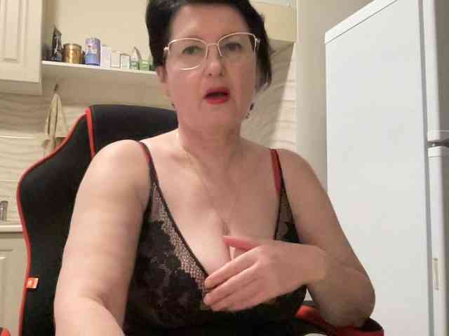 HotMilfPussy webcam