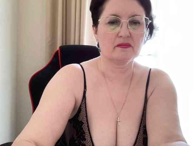 HotMilfPussy webcam
