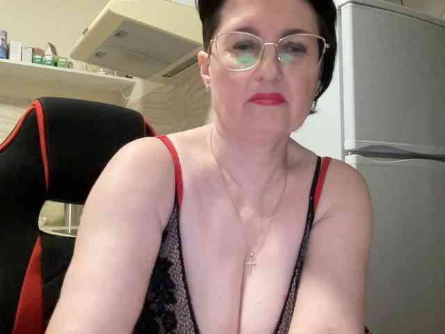 HotMilfPussy webcam