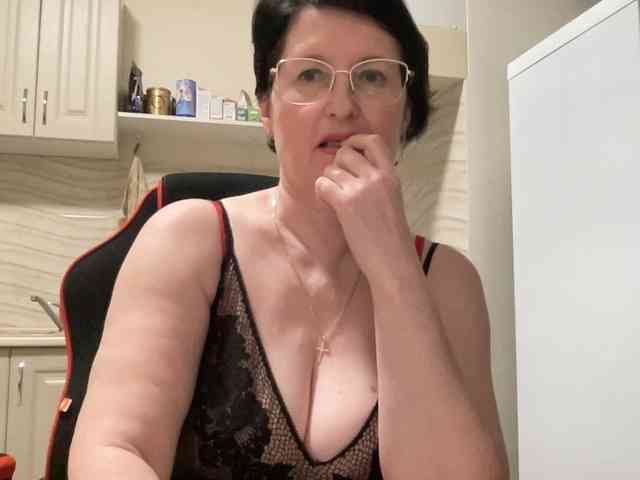 HotMilfPussy webcam